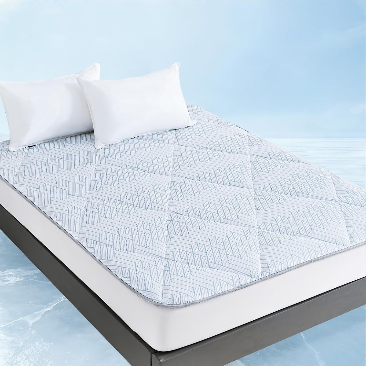 YOUR MOON Cooling Mattress Pad Queen Size for Hot Sleepers, Soft Breathable Noiseless Bed Pad Mattress Cover, Quilted Fitted Pillow Top Mattress Cover with 8″-16″ Deep Pocket (Blue White, 60×80)