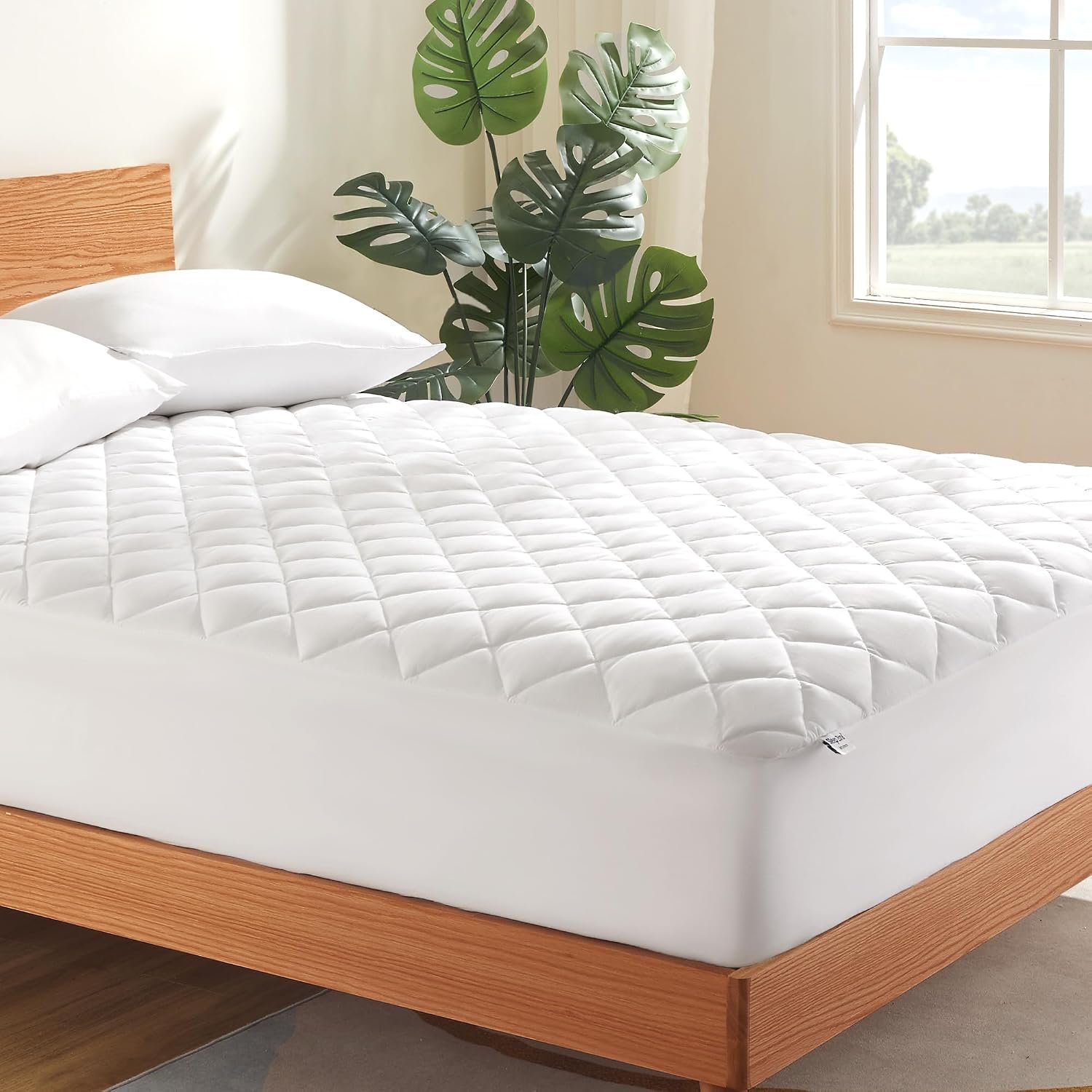 SLEEP ZONE Cooling Mattress Pad King Non Slip, Breathable Bed Cover with Down Alternative Filling Mattress Protector, Easy Washable (White, King, 78×80)